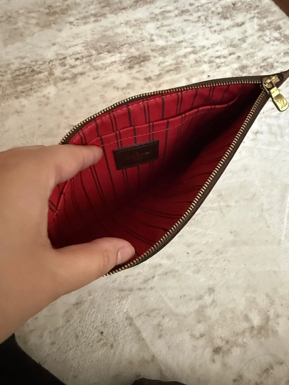 Neverfull Wristlet Clutch - Picture 5 of 7